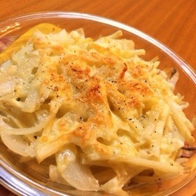 簡単*じゃがいもと玉ねぎのチーズ焼き